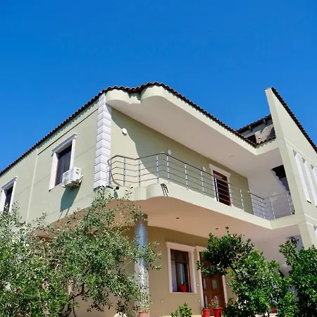 Sweet Spot For Couples Bed and breakfast Kamez